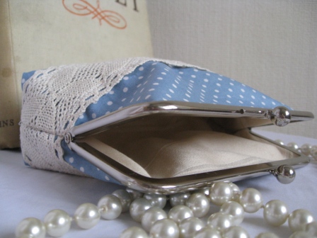 Polka dot / Cream Lining